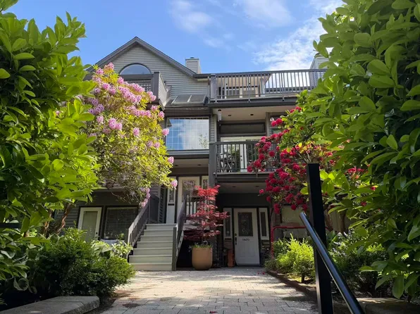 1868 W 15th Ave, Vancouver, BC V6J 2L1