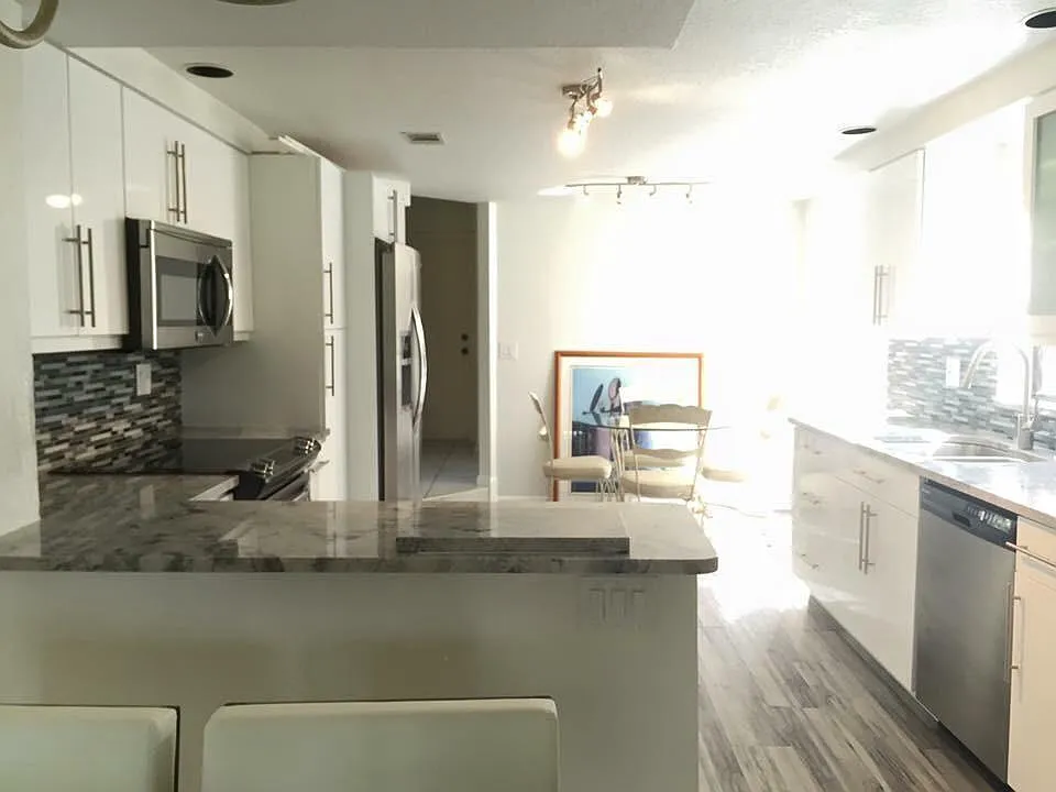Building Photo - 7770 La Mirada Dr