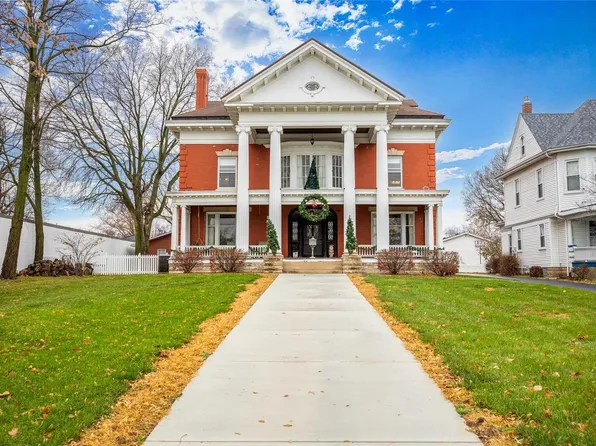 600 S Main St, Hillsboro, IL 62049