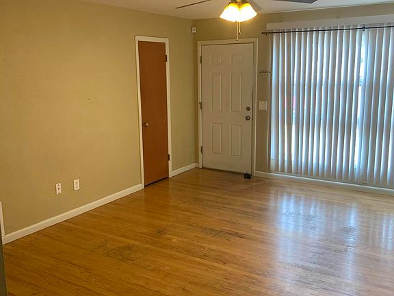 2nd image of 2609 SE 22nd Ave