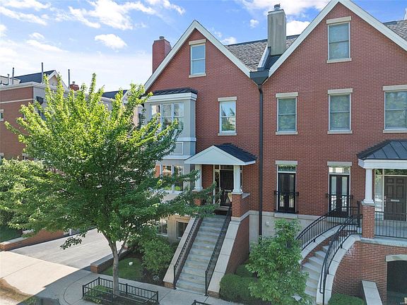 2nd image of 42 N Boyle Ave