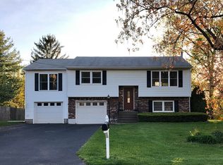 30 Jones Dr, Schenectady, NY 12309