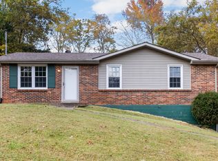 611 Kingsbury Rd, Clarksville, TN 37040