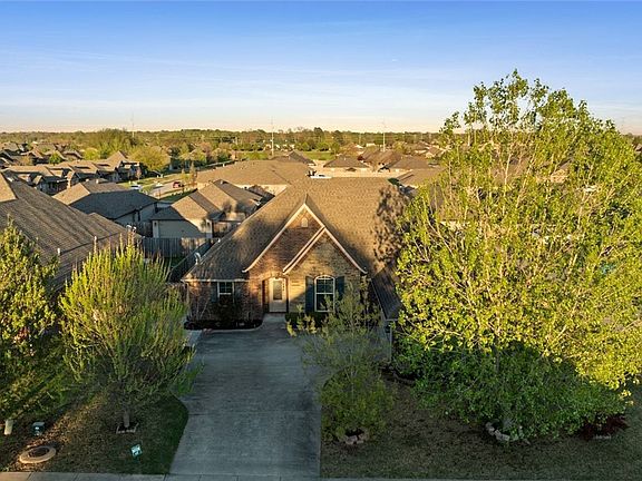 5th image of 709 SW Barn Valley Rd
