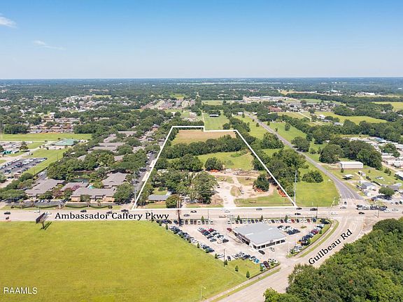 3rd image of 2644 Ambassador Caffery Pkwy