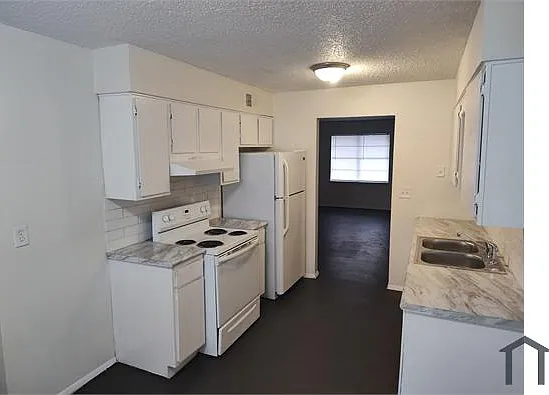 821 Graymont Ave W — Photo 5
