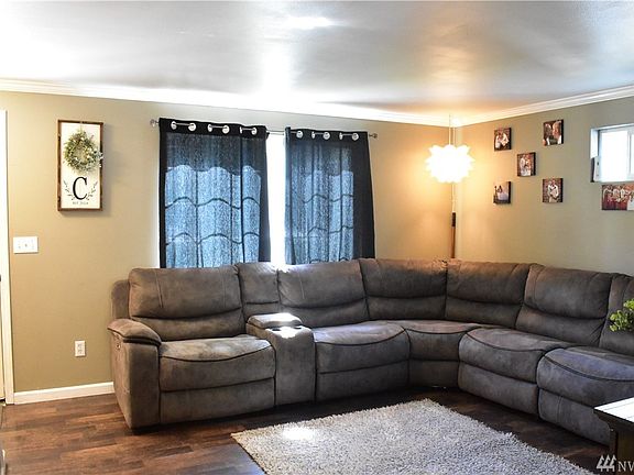 2nd image of 1938 Ann Ln NE