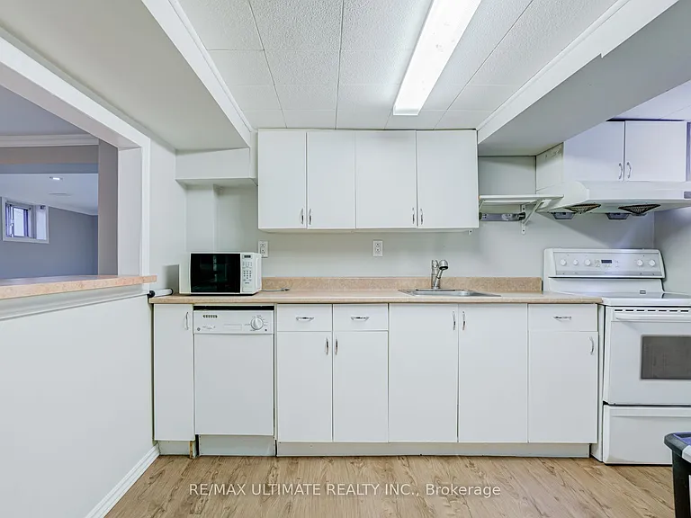 114 Canlish Rd — Photo 6
