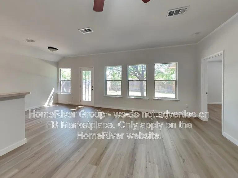 10416 Aransas Dr — Photo 3
