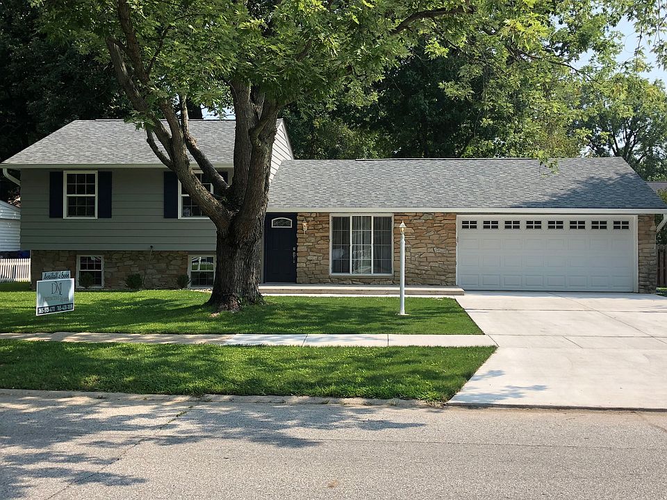 202 Redwood Drive - Kokomo