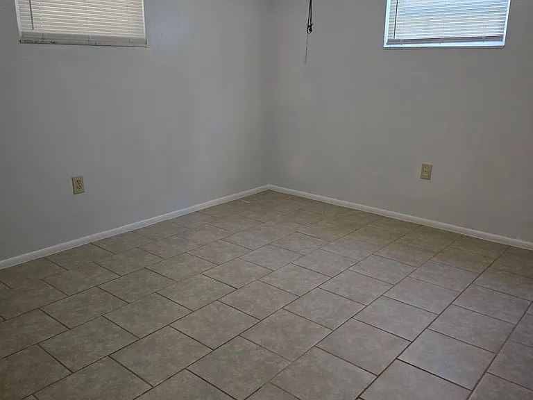 2847 W Rennet Ct — Photo 9