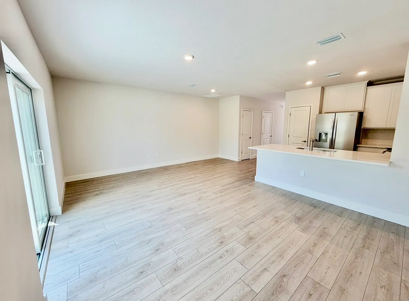 3 bed, 2.5 bath, 1463 sqft, $2,800 — Photo 4