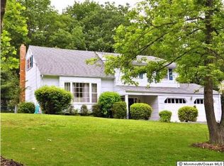 71 Sand Spring Dr, Eatontown, NJ 07724