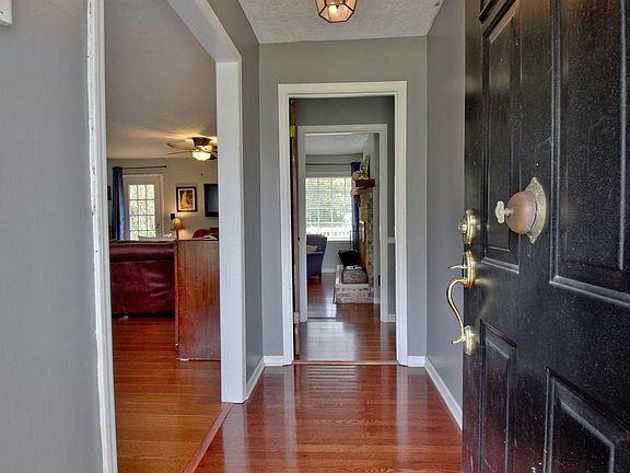 3rd image of 3017 Carol Dr