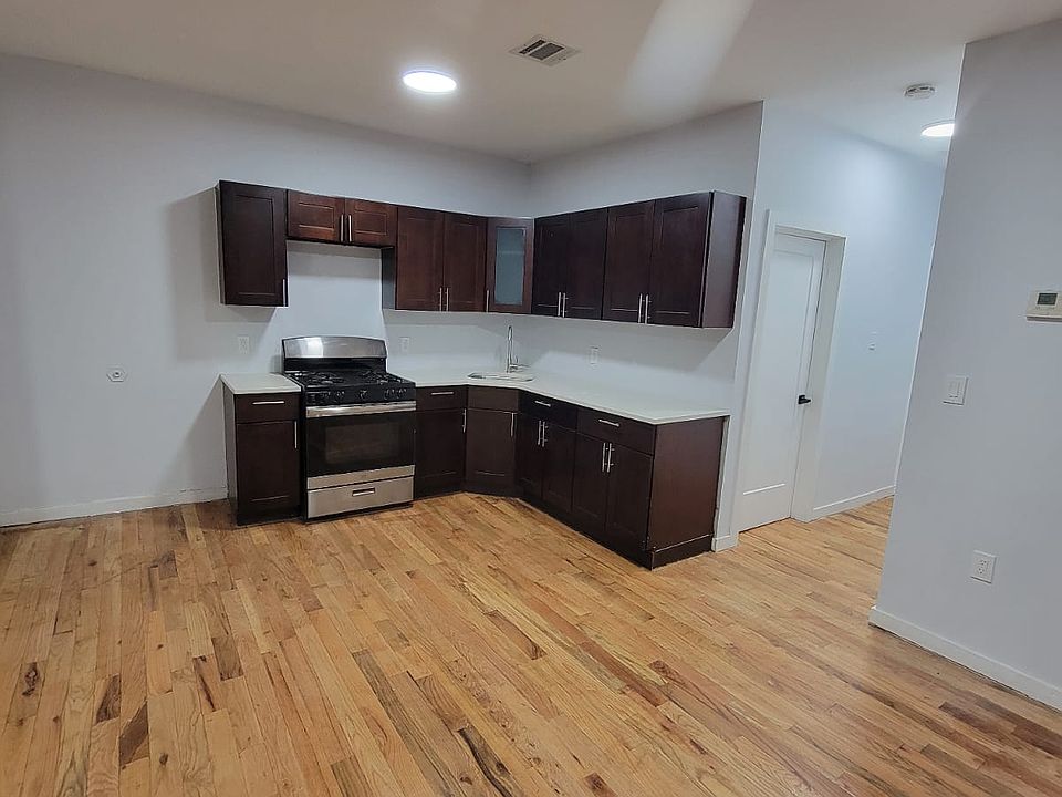 1st image of 379 S 20th St #2R