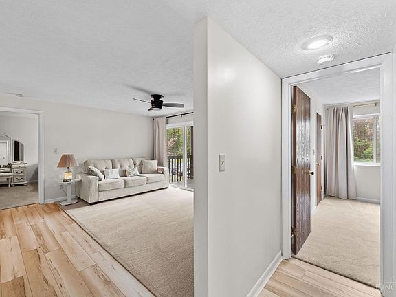 5th image of 5984 Meadowcreek Dr #7