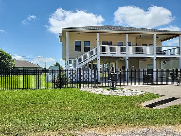 2nd image of 811 W Bayshore Dr