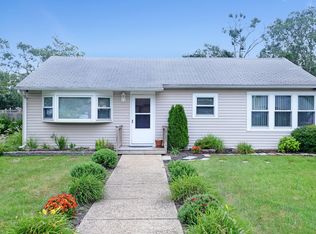 156 Sylvan Ave, Riverhead, NY 11901