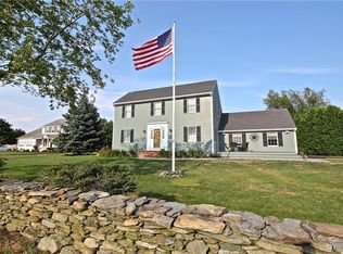 1060 Middle Rd, Portsmouth, RI 02871