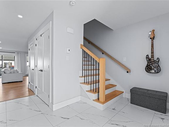 3rd image of 209 Norbert St