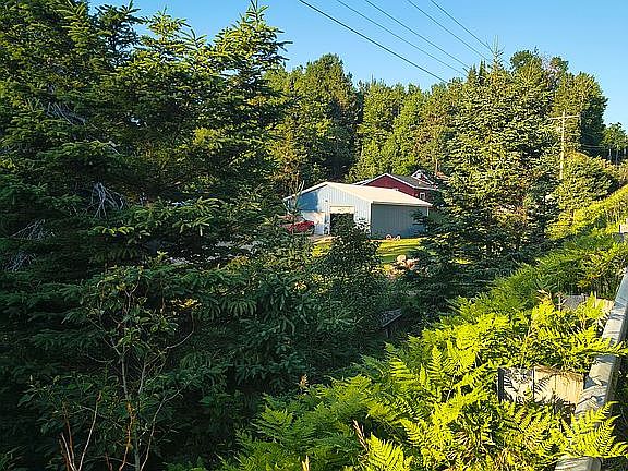 4th image of 1064 Thumb Lake Rd