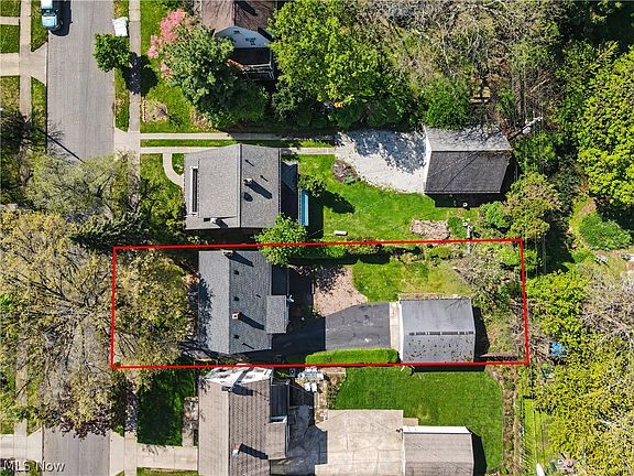 2nd image of 1620 Maple Rd