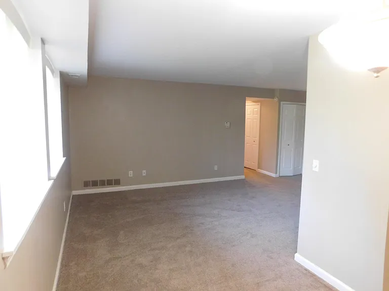30042 W Twelve Mile Rd #52 — Photo 5