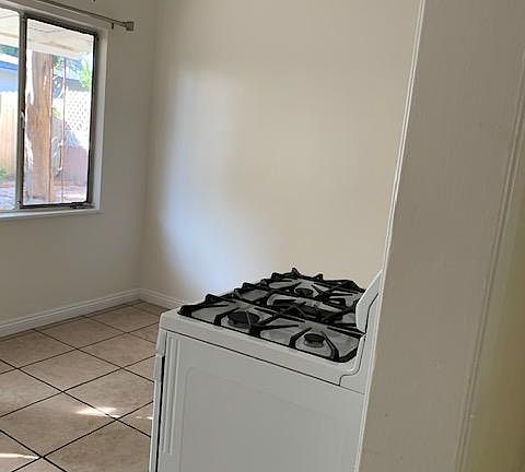 4th image of 10538 E Live Oak Ave
