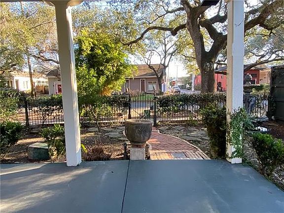 5th image of 800 Louisiana Ave