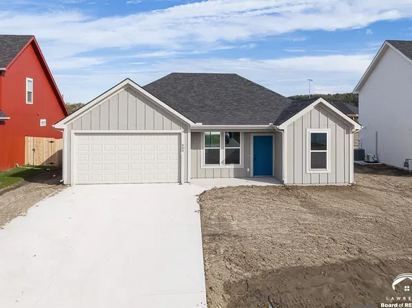903 2nd St, Perry, KS 66073