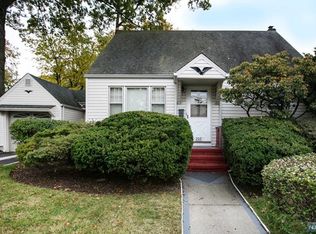 202 W Clinton Ave, Bergenfield, NJ 07621