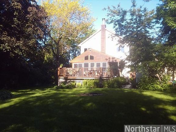 2nd image of 2700 Quaker Ln N