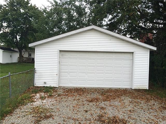 2nd image of 5333 Oakcrest Dr