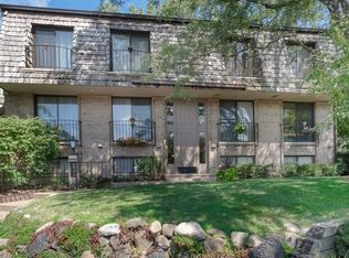 1701 Northfield Sq APT F, Northfield, IL 60093