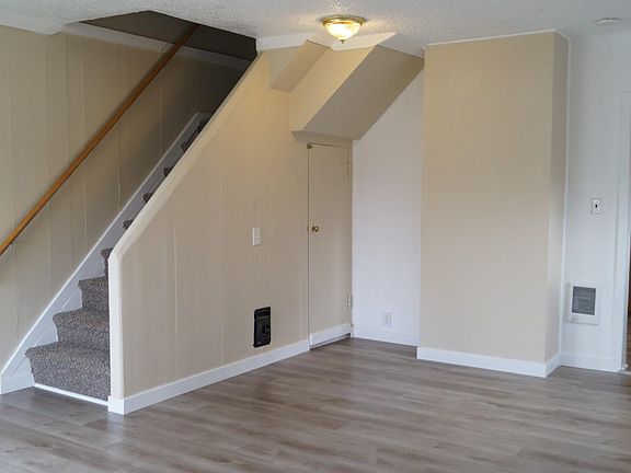 4th image of 5631 S Warner St