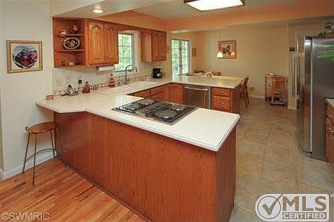 2nd image of 147 E Hamilton Ln