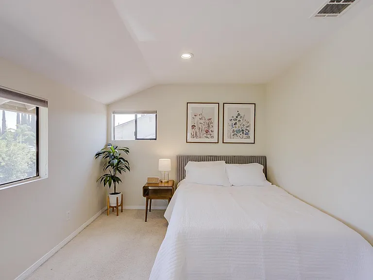 25425 Mandarin Ct — Photo 9