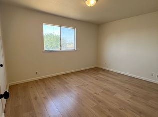 Pequeno Complejo.tenemos unos de dormitorios grandes de 1 cuartos.Small Complex. Spacious1 bedroo..., Madera, CA 93638