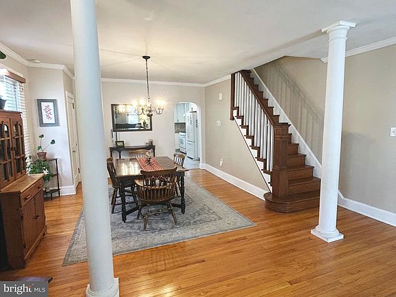 5th image of 309 Bradford Ave