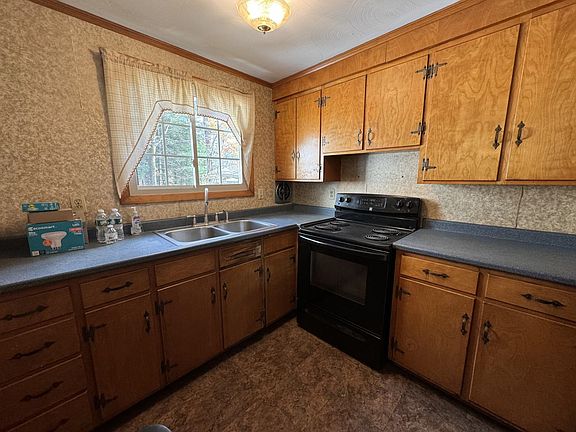 2nd image of 36 American Avenue