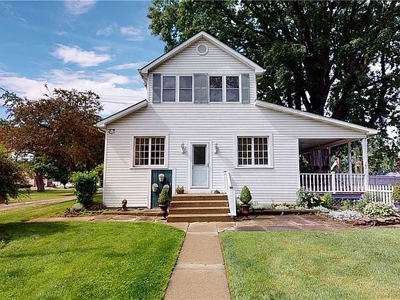 5th image of 126 E Main St