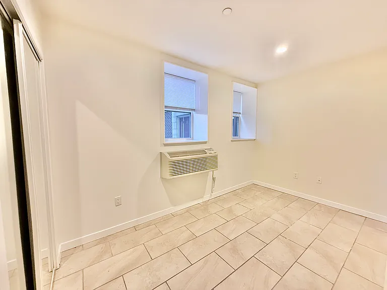 249 S 49th St #1O7 — Photo 5