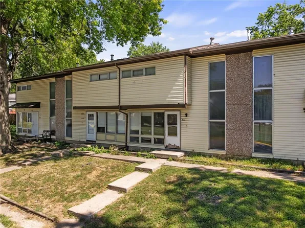 911 N 70th Ter, Kansas City, KS 66112