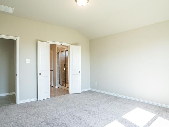 4th image of 3229 Burke Dr