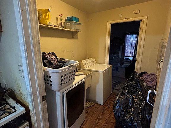 5th image of 4505 E 143rd St