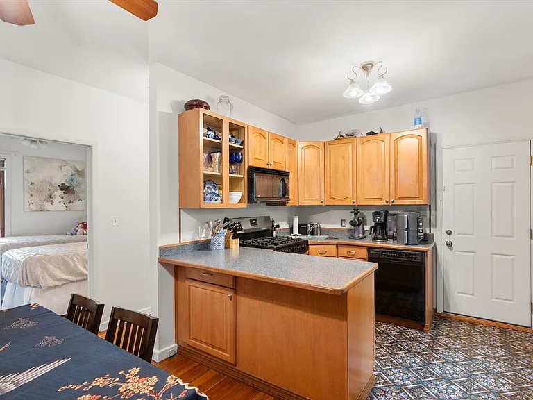 51 Creighton St #1 — Photo 13
