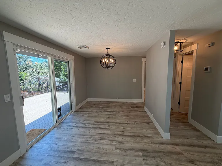 3823 Wilshire Ln — Photo 6