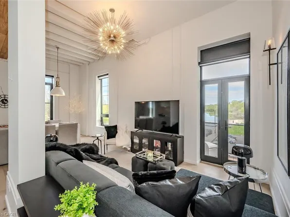 19 Guelph Ave #308, Cambridge, ON N3C 1A2