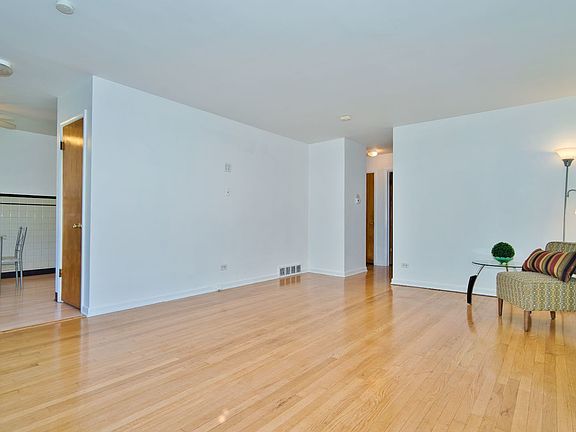 3rd image of 8207 Odell Ave