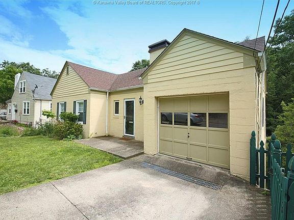 3rd image of 677 Forest Cir